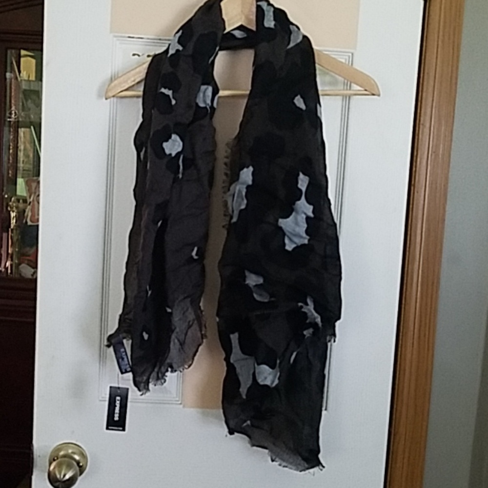Express scarf